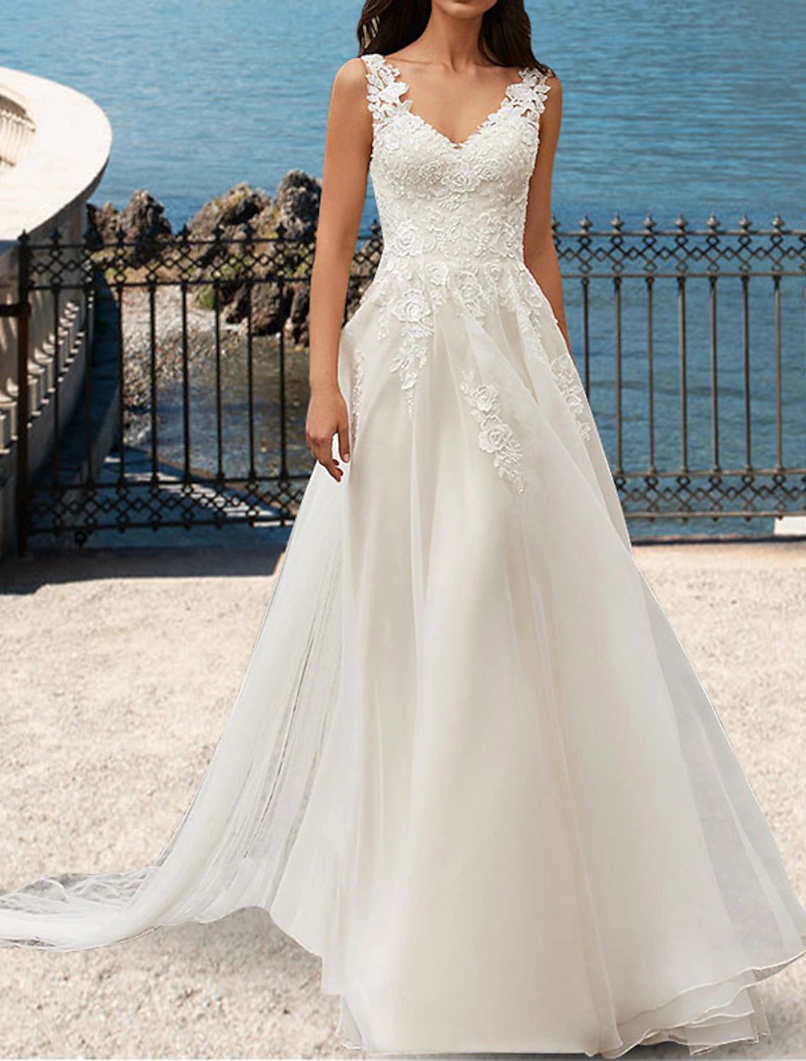 Women's Clothing For Everyday Wear Beach Open Back Wedding Dresses A-Line V Neck Sleeveless Court Train Lace Bridal Gowns With Appliques