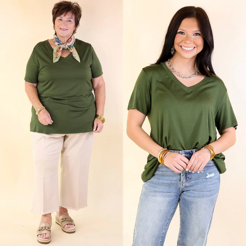 Stylish Women's Garments For Holidays It's That Simple Solid V Neck Tee in Fern Green