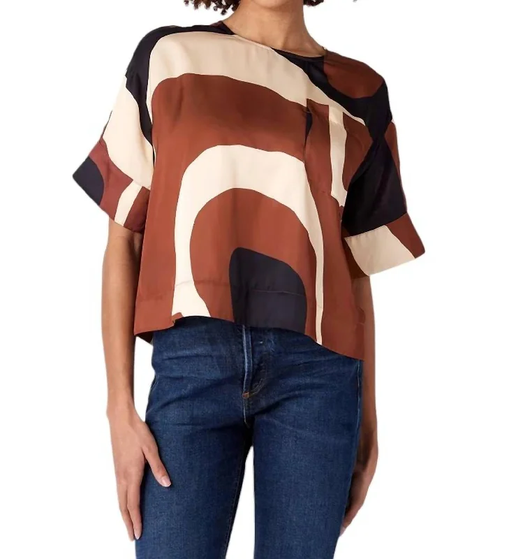 Stylish And Comfortable Clothing For Women Doris Tee In Topography