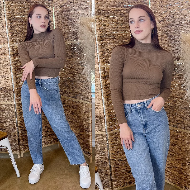 Women's Clothing Outfit Set Up At Dawn Ribbed Mock Neck Long Sleeve Crop Top in Brown